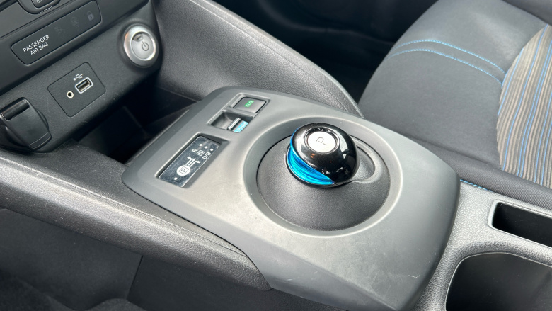 Nissan LEAF 110kW Acenta 40kWh 5dr Auto [6.6kw Charger] Electric Hatchback